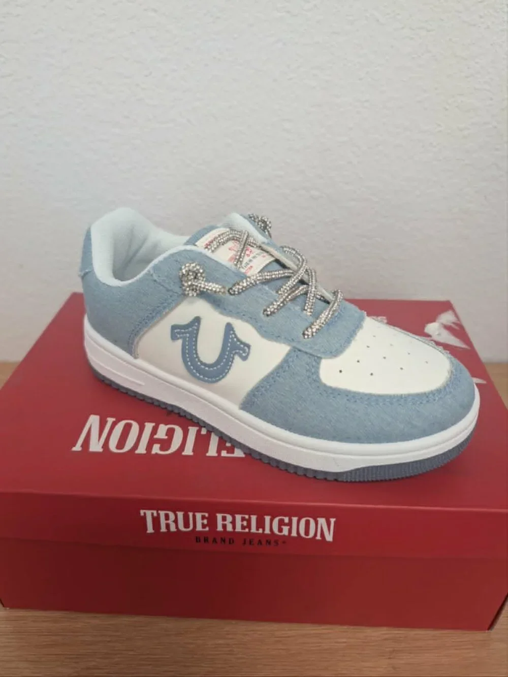 True Religion Allison Sneaker Size 12 Girls